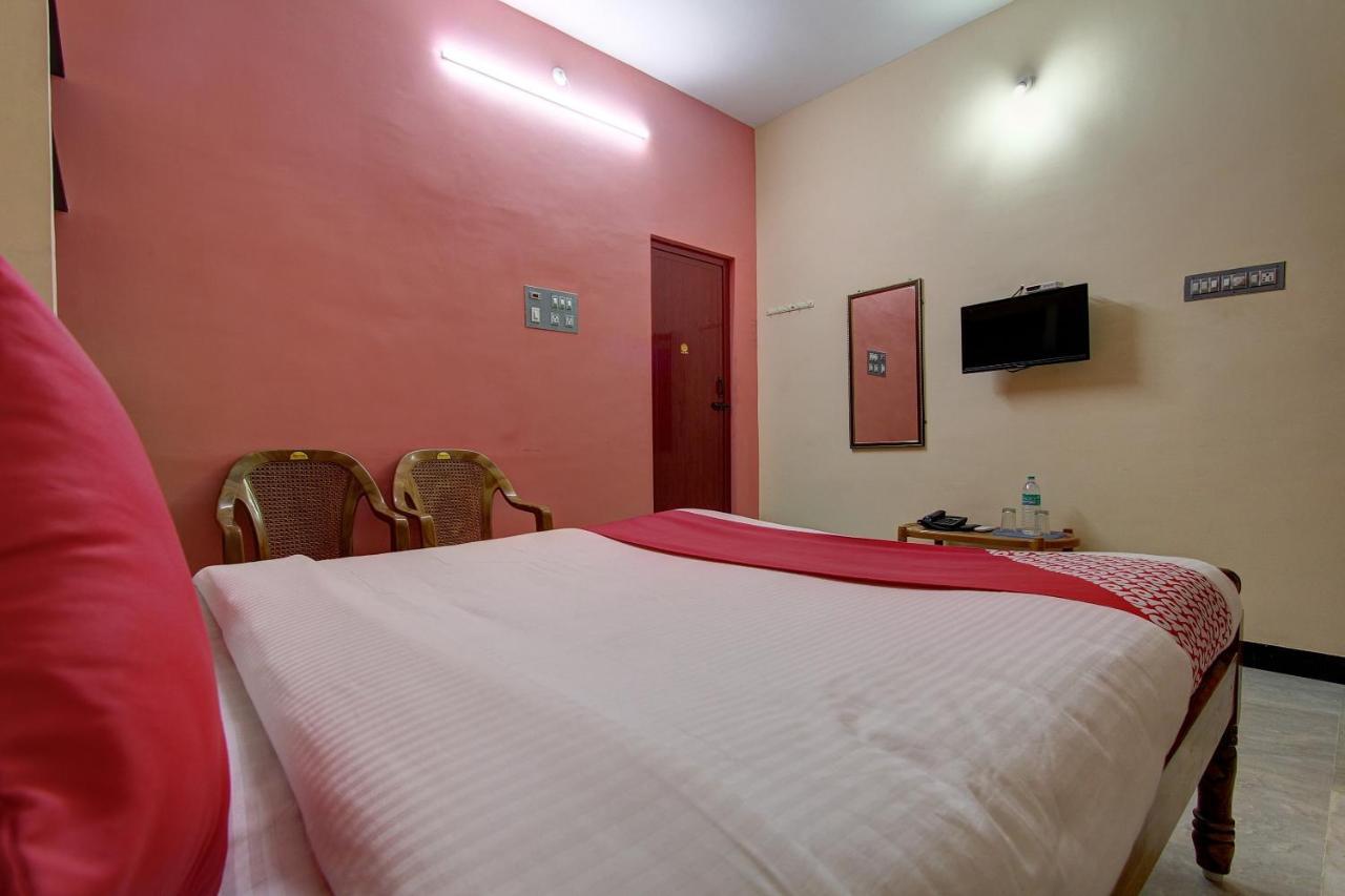 Oyo 38664 Rt Residency Hotel Golden Rock Buitenkant foto
