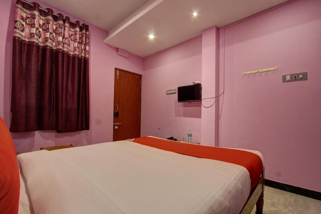 Oyo 38664 Rt Residency Hotel Golden Rock Buitenkant foto