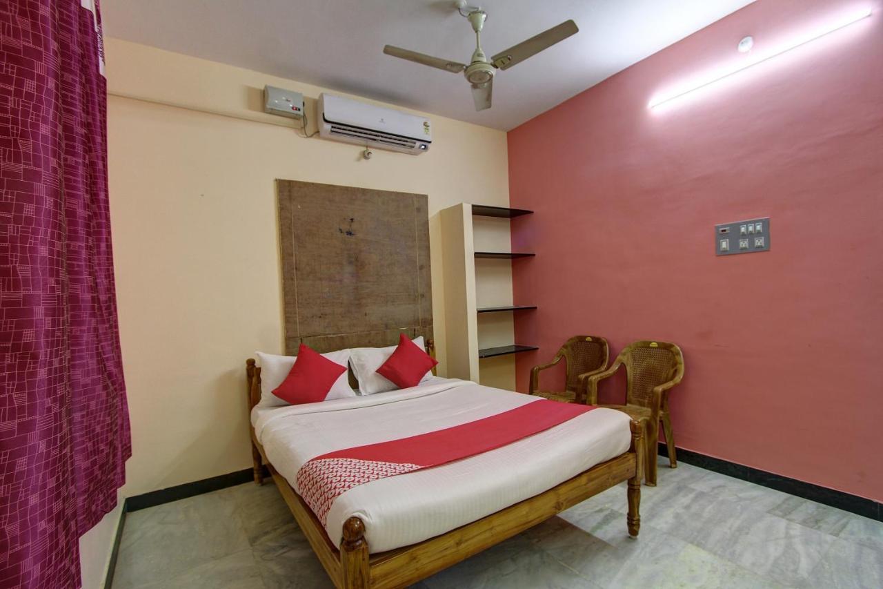 Oyo 38664 Rt Residency Hotel Golden Rock Buitenkant foto