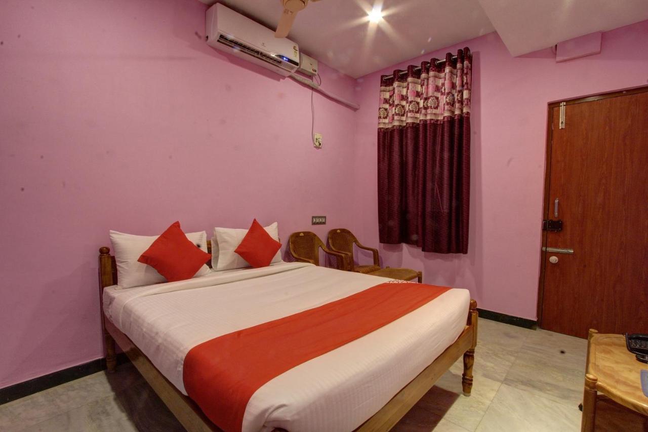 Oyo 38664 Rt Residency Hotel Golden Rock Buitenkant foto