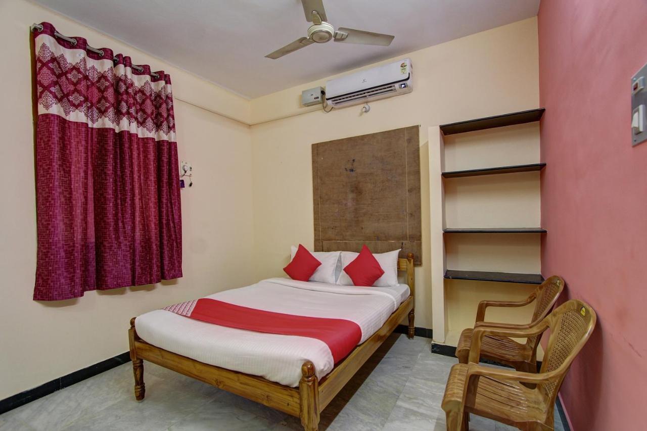 Oyo 38664 Rt Residency Hotel Golden Rock Buitenkant foto